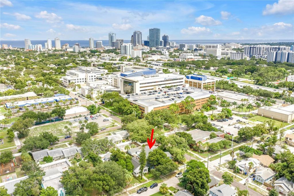 1323 7TH AVENUE N, St Petersburg, FL 33705