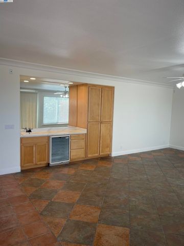 2432 Tennis Ln, Tracy, CA 95377