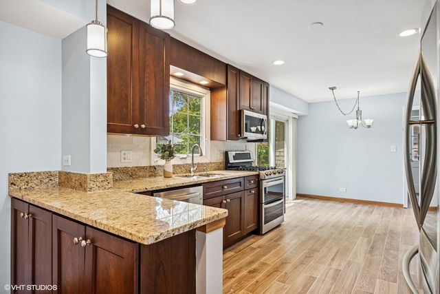 751 Essington Lane, Buffalo Grove, IL 60089