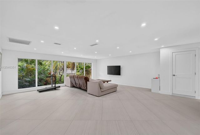 15200 SW 81st Avenue, Palmetto Bay, FL 33157