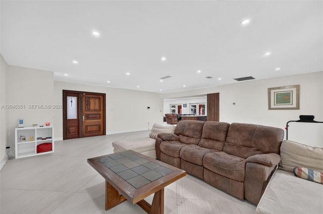 15200 SW 81st Avenue, Palmetto Bay, FL 33157