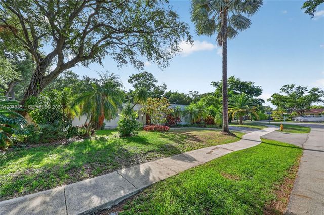 15200 SW 81st Avenue, Palmetto Bay, FL 33157