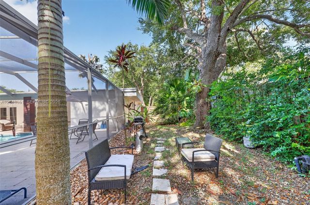 15200 SW 81st Avenue, Palmetto Bay, FL 33157