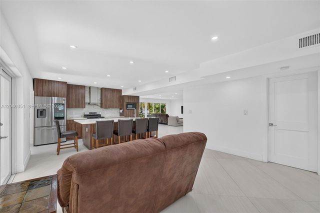15200 SW 81st Avenue, Palmetto Bay, FL 33157