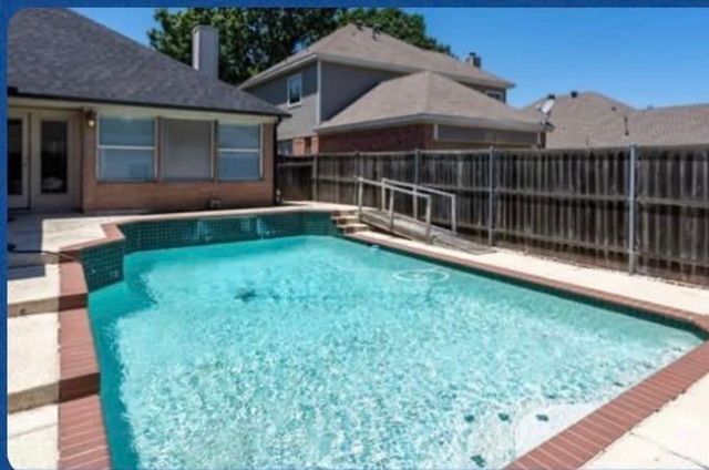 1237 Christopher Lane, Lewisville, TX 75077