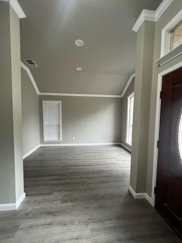 1237 Christopher Lane, Lewisville, TX 75077