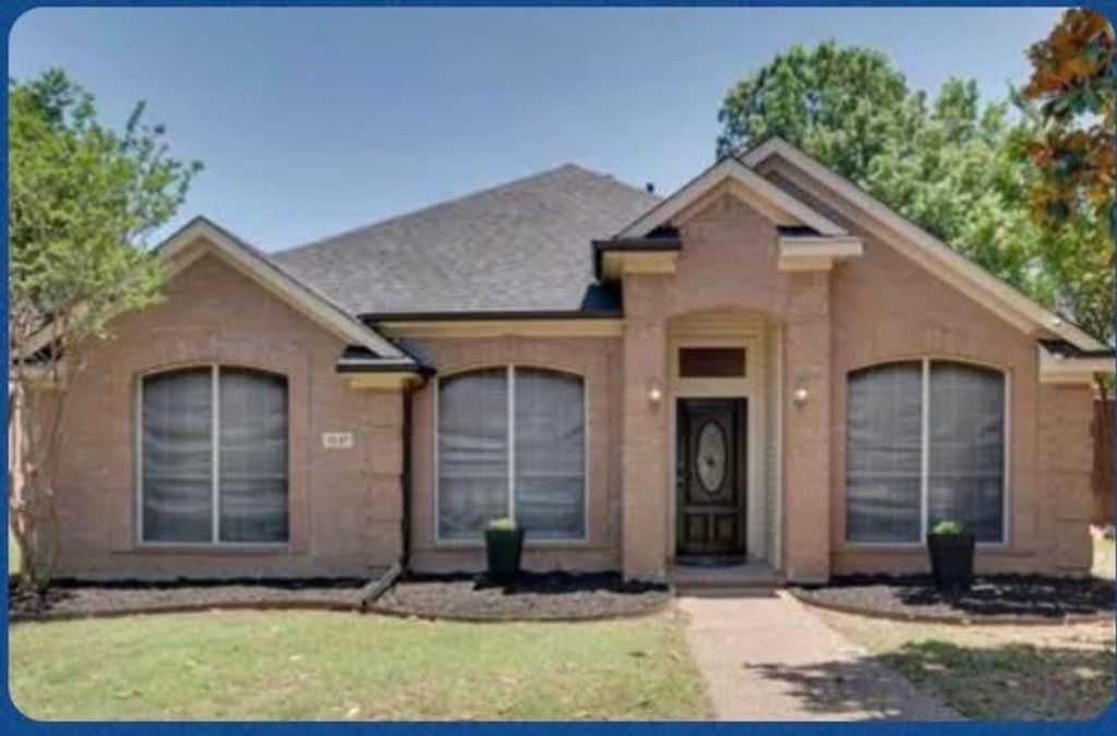 1237 Christopher Lane, Lewisville, TX 75077