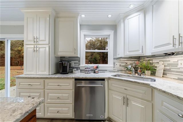 515 Forest Place, Roswell, GA 30076