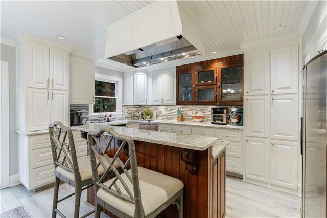 515 Forest Place, Roswell, GA 30076