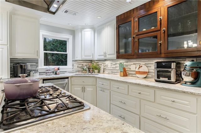 515 Forest Place, Roswell, GA 30076