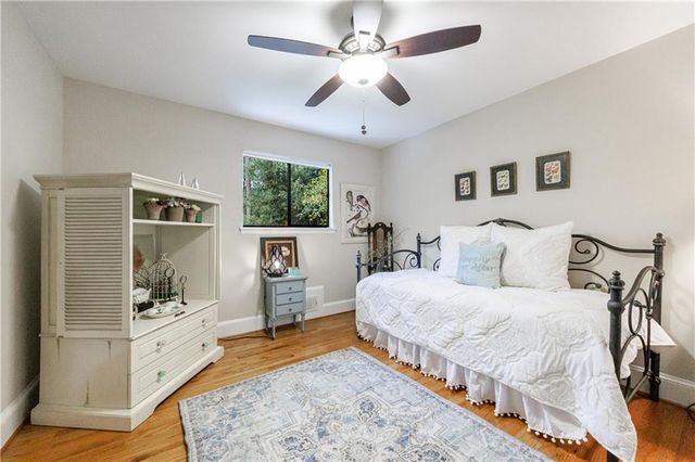 515 Forest Place, Roswell, GA 30076