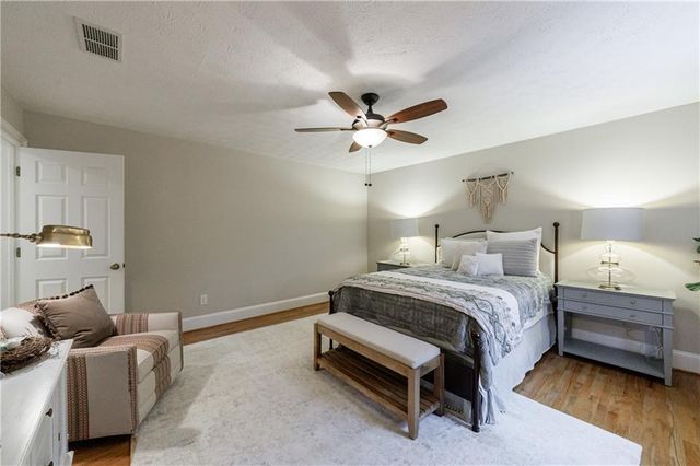 515 Forest Place, Roswell, GA 30076