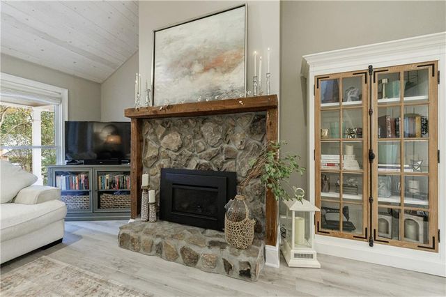 515 Forest Place, Roswell, GA 30076