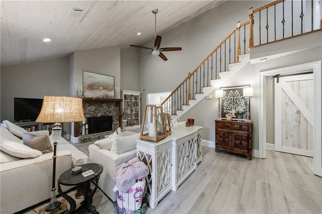 515 Forest Place, Roswell, GA 30076