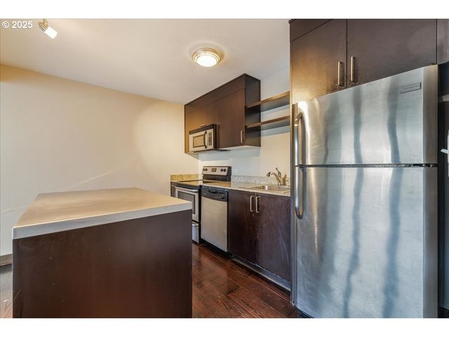255 Sw HARRISON St 15A, Portland, OR 97201