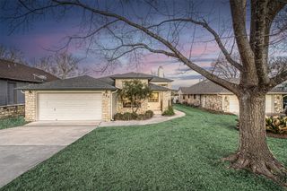 609 E Briarway DR, Granite Shoals, TX 78654