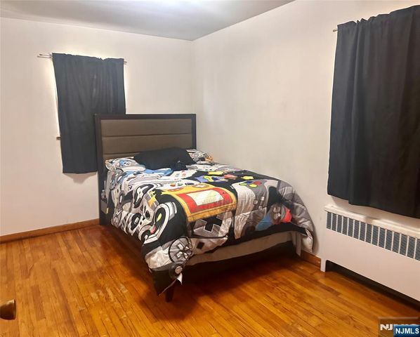 239 Riverview Place, Cliffside Park, NJ 07010