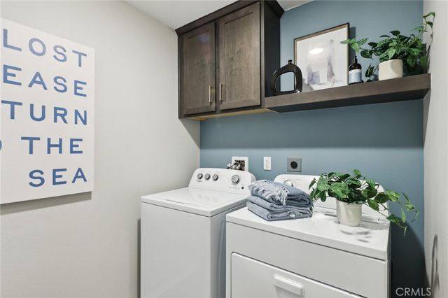 15563 April Dawn Way 5, Fontana, CA 92336