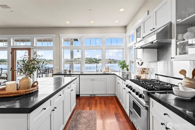 839 Fox Drive, Fox Island, WA 98333