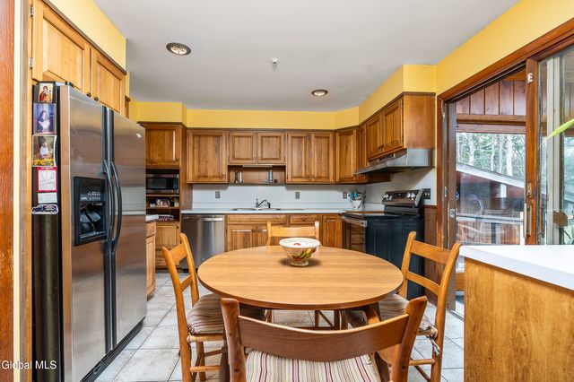 273 Upper Mannix Road, East Greenbush, NY 12061