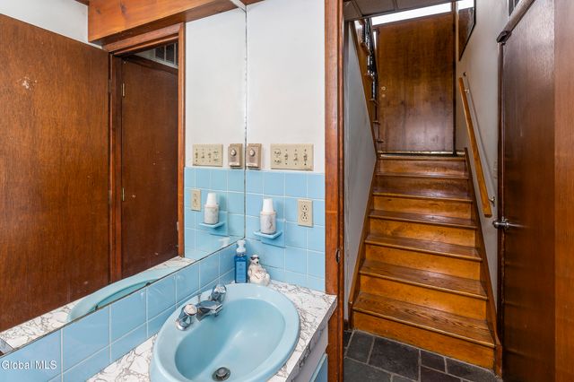 273 Upper Mannix Road, East Greenbush, NY 12061