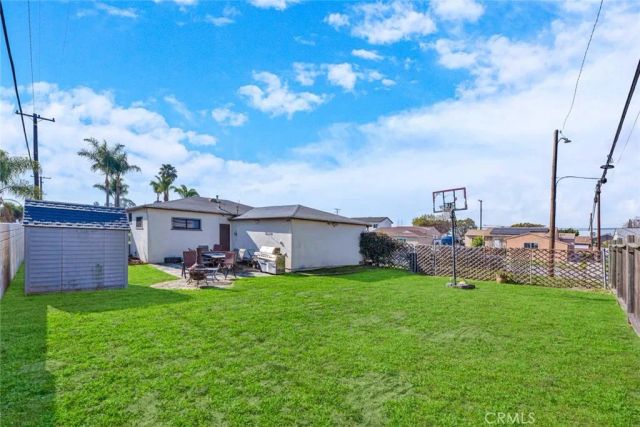 7781 Ledon Way, Midway City, CA 92655