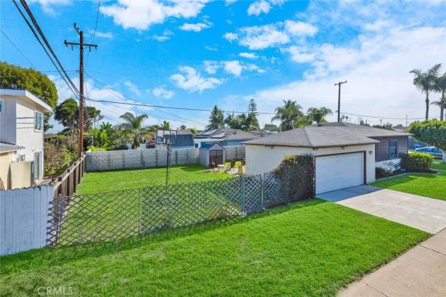 7781 Ledon Way, Midway City, CA 92655