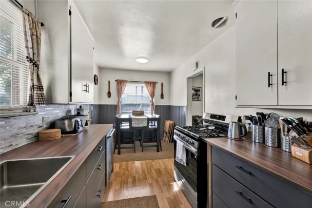 7781 Ledon Way, Midway City, CA 92655