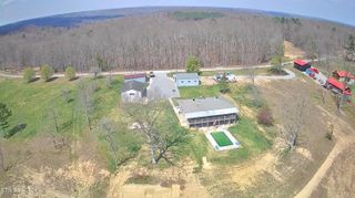 798 Christenson Rd, Deer Lodge, TN 37726