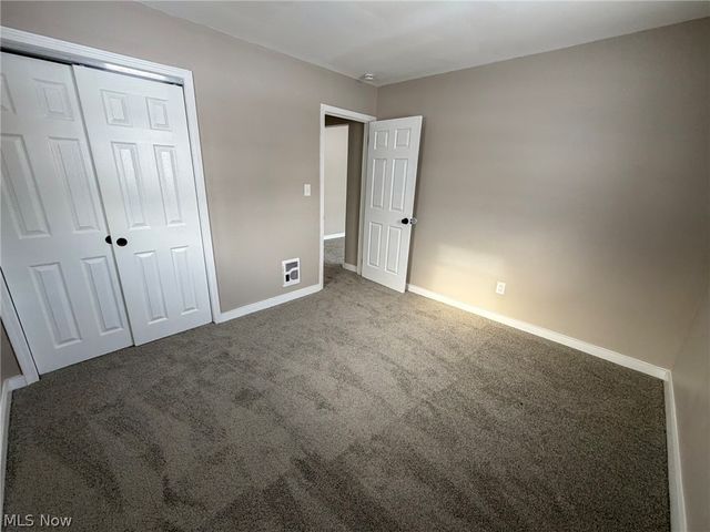 58 Rutledge Drive, Youngstown, OH 44505