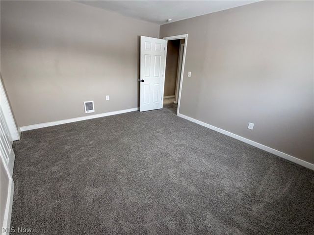 58 Rutledge Drive, Youngstown, OH 44505