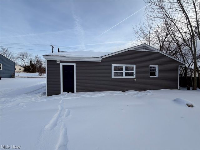 58 Rutledge Drive, Youngstown, OH 44505