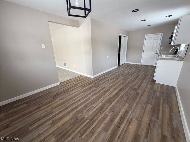 58 Rutledge Drive, Youngstown, OH 44505