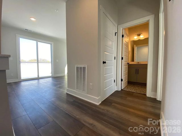 535 W Tremont Avenue, Charlotte, NC 28203