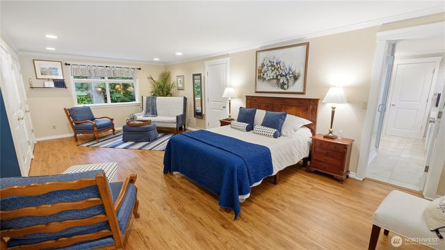 10506 Robin Hood Drive, Edmonds, WA 98020