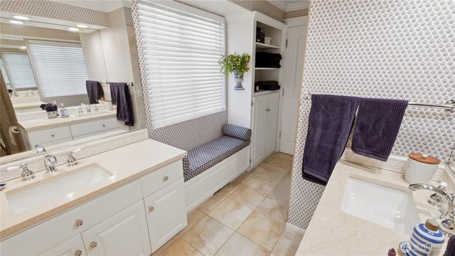 10506 Robin Hood Drive, Edmonds, WA 98020