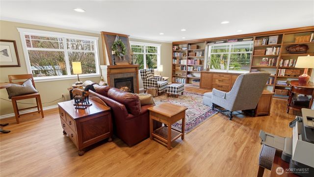 10506 Robin Hood Drive, Edmonds, WA 98020