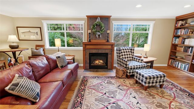 10506 Robin Hood Drive, Edmonds, WA 98020