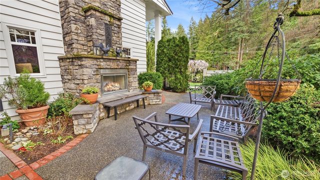 10506 Robin Hood Drive, Edmonds, WA 98020