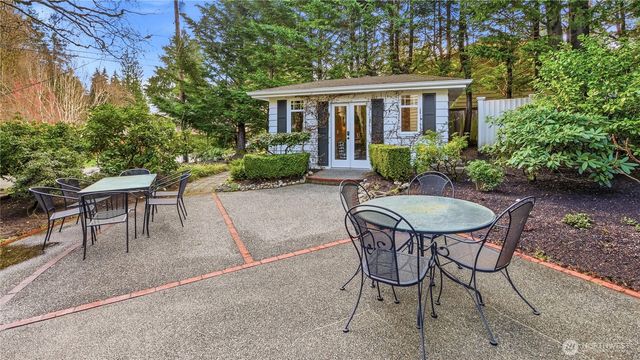 10506 Robin Hood Drive, Edmonds, WA 98020