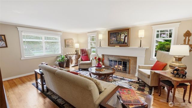 10506 Robin Hood Drive, Edmonds, WA 98020