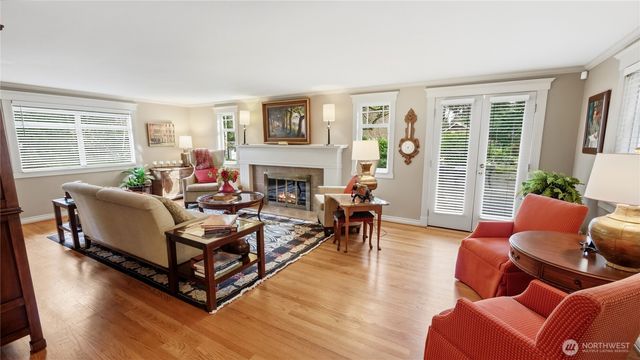 10506 Robin Hood Drive, Edmonds, WA 98020