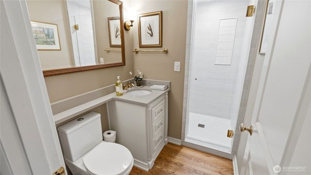 10506 Robin Hood Drive, Edmonds, WA 98020