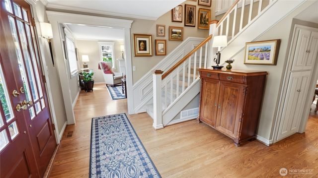 10506 Robin Hood Drive, Edmonds, WA 98020