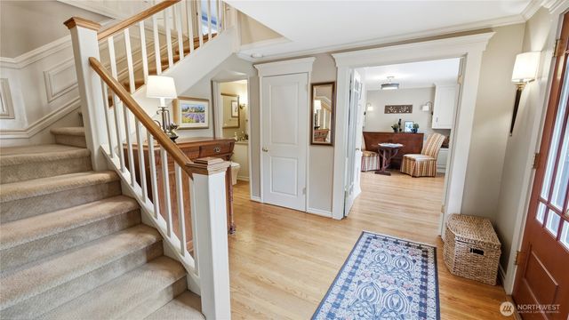 10506 Robin Hood Drive, Edmonds, WA 98020