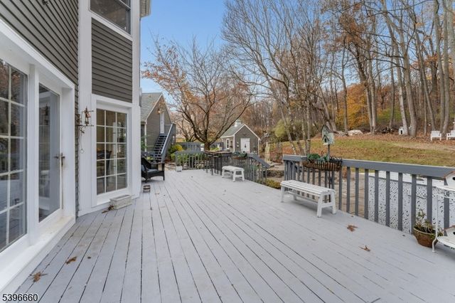 6 Fawn Ridge Rd, Clinton Twp., NJ 08833