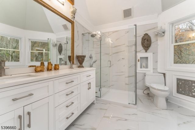 6 Fawn Ridge Rd, Clinton Twp., NJ 08833