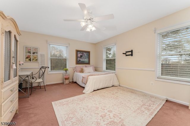 6 Fawn Ridge Rd, Clinton Twp., NJ 08833