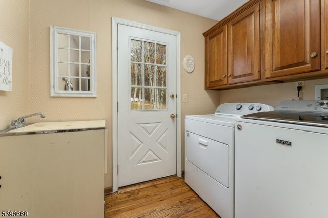 6 Fawn Ridge Rd, Clinton Twp., NJ 08833