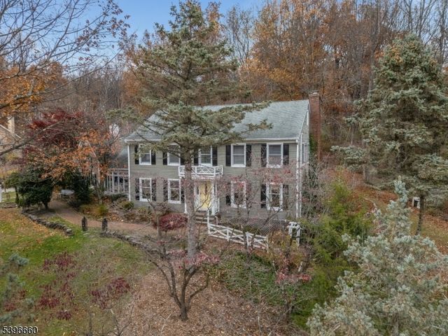 6 Fawn Ridge Rd, Clinton Twp., NJ 08833